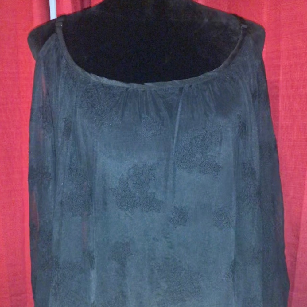 Torrid Sheer Cold Shoulder Top Size 3 NWT